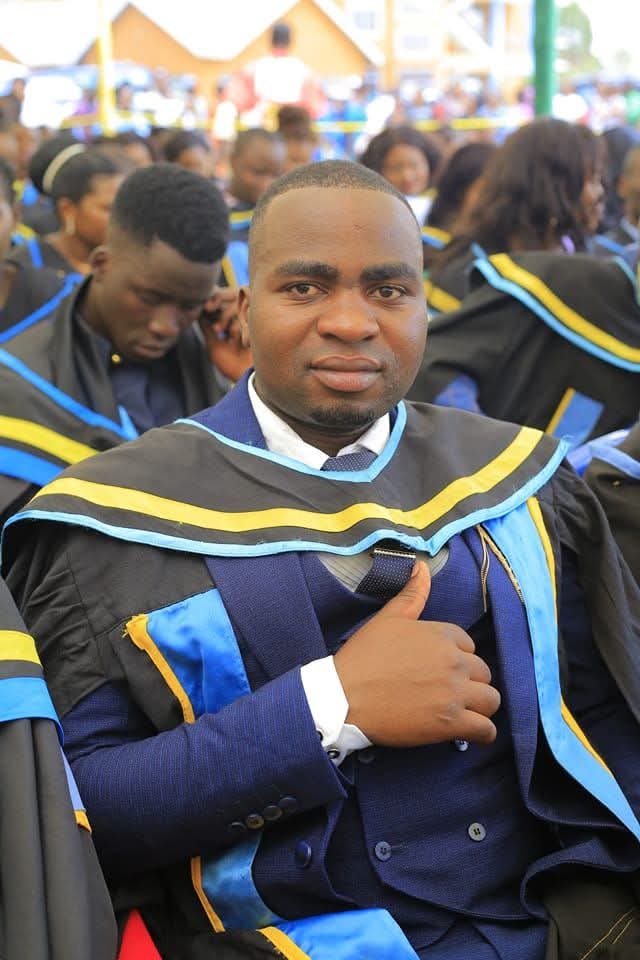 Robert Elly Mwasa akiwa katika sherehe ya mahafali, Mkurugenzi Mtendaji wa Elimika Ung'are Professional Service Firm
